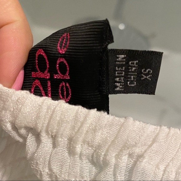 💕 • BEBE White Loose Fit Maxi Dress - Picture 3 of 3